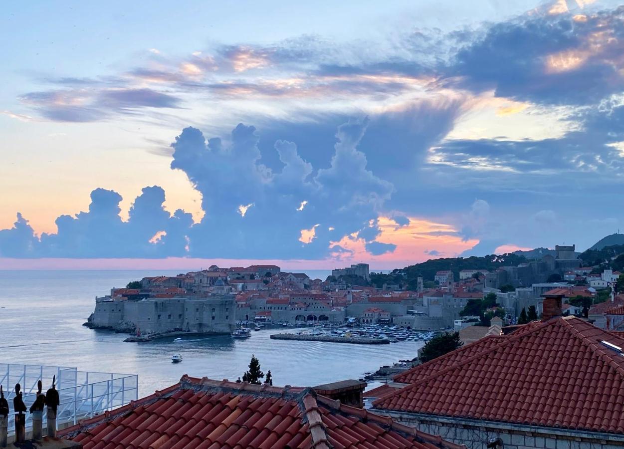 Sunset Over The Dubrovnik'S Old Town Exterior photo